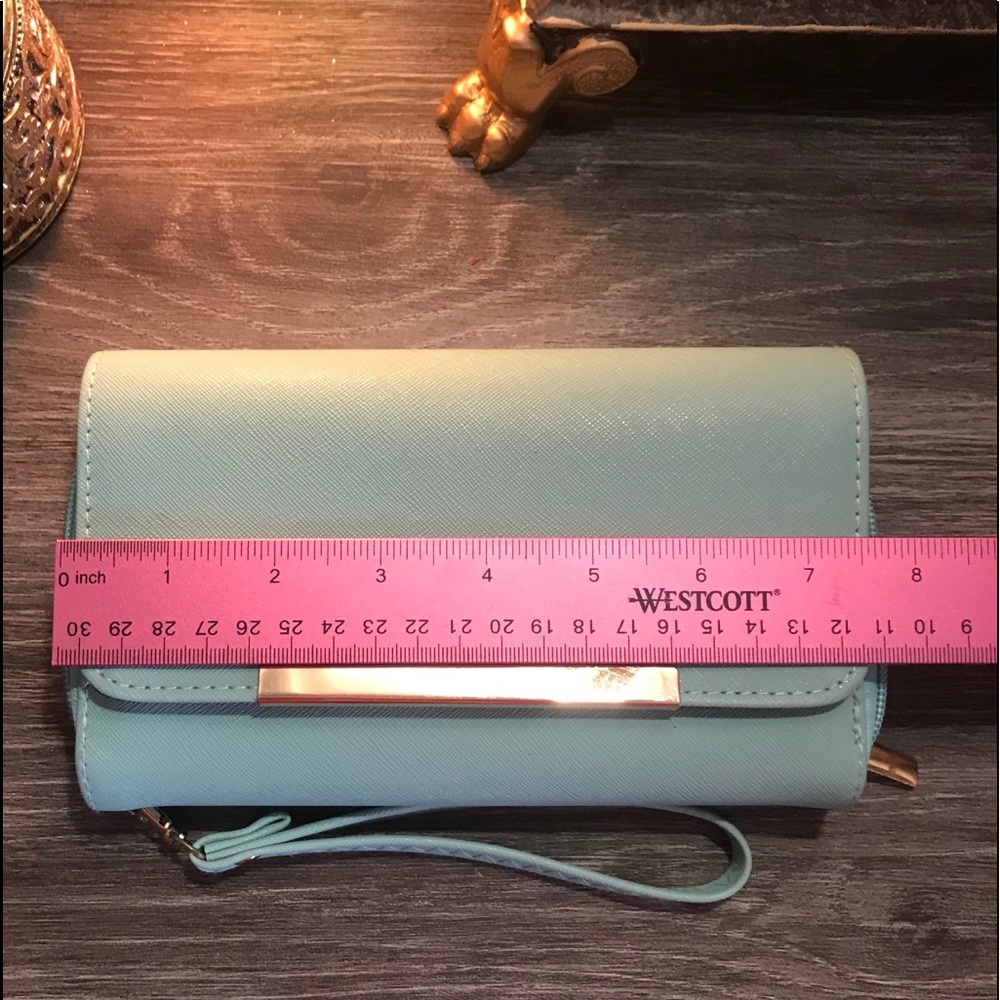 Turquoise Wristlet - Picture 2 of 6